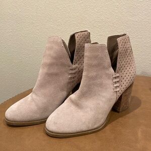 Steve Madden booties size 6m